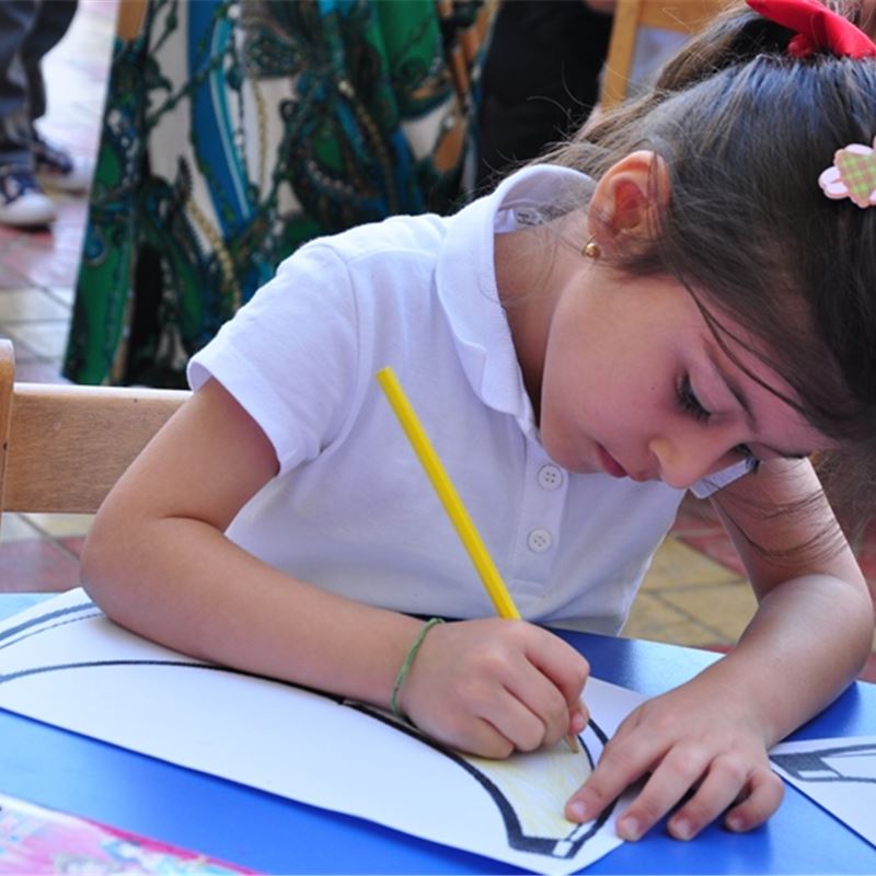KG 2 Students at Zakho Appreciate Painting Activity